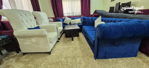  1 طقم كنب مستعمل بحالة الوكالة لون مميز بسعر الحرق