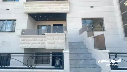  31 شقة جديدة طابق ارضي مدخل مستقل مع مطبخ راكب للبيع دوار صحارى قرب قصر العوادين.