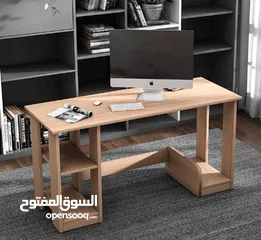  3 **ميز حاسبة خشبي صغير**  **المميزات:**  تصميم البسيط يجعله مناسبًا للاستخدام كمكتب كمبيوتر، او طاولة