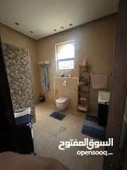  15 شقة فارغة  للبيع في عبدون ref : 14286