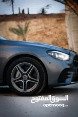  16 مرسيدس بنز