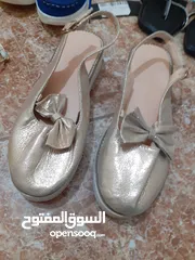  12 ملابس للبيع