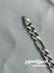  11 الأسوارة الفضية الإيطالية عيار *925* بوزن *15.3 جرام* تُعد خيارًا رائعًا لمحبي الفضة الأصيلة