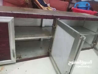  2 خزانة مطبخ واحدة المنيوم اربع ابواب
