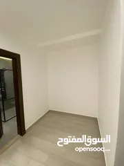  27 بسعر مميز جداا  شقة ارضية 215 م وتراس 50 م على طريق المطار حي الصحابه بسعر مغري جدا