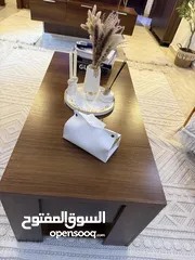  4 طاولة خشب بحالة الجديد