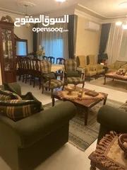  2 اثاث مستعمل بحالة جيدة