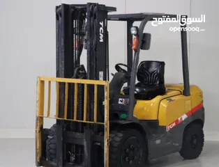  7 Moses Export TCM and Komatsu forklift container