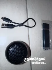  3 سماعه سبيكر صوت جدا عالي زائد شاحن 3 × 1 ثلاث مداخل شحن سريع زائد شاحن للسماعه وجهاز تخزين 32 gb