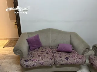  7 طقم كنب 9 مقاعد مستعمل للبيع – نظيف ولون بيج