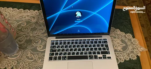  1 Laptop macbook pro 13.3” 256gb 2015