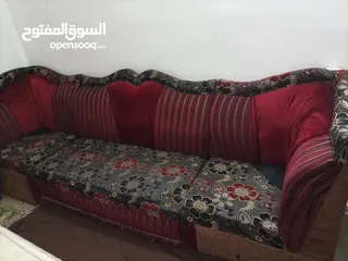  3 زيت زيتون عصر السنه اشتريتها 95 دينار بس  الحاجه خلتني اعرضها للبيع وبخساره 75 دينار يابلاش