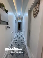  17 شقه داخل منطقه ام السماق / جنب مدارس الدر المنثور
