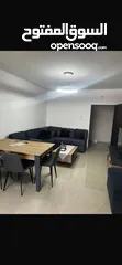  2 غرفة في سكن مفروش بالكامل  البيت عبارة عن ثلاث غرف نوم كل غرفة فيها شخص واحد فقط ومكيف في كل غرفة