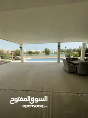  5 فیلا فخمة للبیع منطقة راقیة /Luxurious villa for sale in an upscale area /