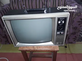  9 للبيع نوادر تلفزيونات من جيل سبعينيات القرن الماضي من 1970 م إلى 1989م
