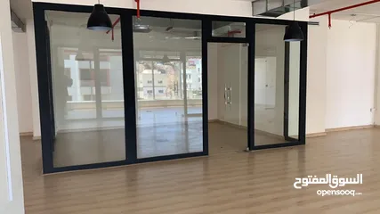  4 مكتب تجاري فاخر جدا للبيع في أفضل مواقع  وادي صقرة الرقم المرجعي :  2165