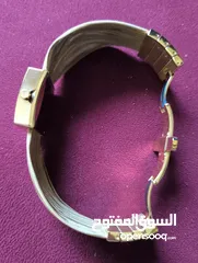  4 ساعه نينا ريتشي مطليه ذهب مميزه جدا
