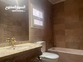  2 شقة للبيع خلف مول العرب مباشرة دور كامل بفيلا بدون وسطاء