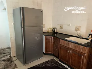  3 شقه واسعه مفروشة للبيع - حي المصايف