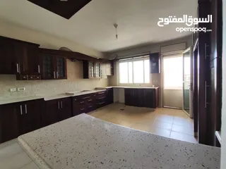  5 شقة مميزة للإيجار – الطيرة  مساحة واسعة وحديقة داخلية