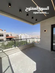  17 شقة مميزة اخير مع روف في اجمل مناطق قرية النخيل اجمل تشطيب واطلالة رائعة 240 داخلي و 90 تراس خارجي