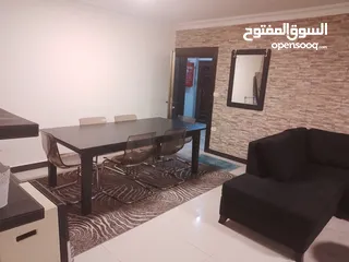  5 شقه مفروشه بشارع الجامعه