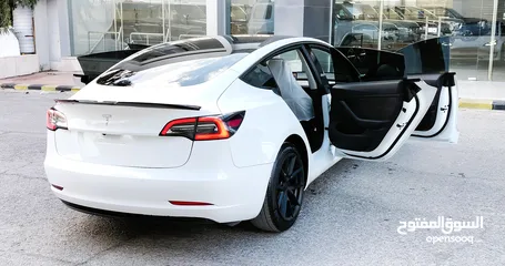  30 تيسلا 2022 model 3 بحالة الوكالة فحص كامل اوتوسكور +B لون مميز في الحرة للبيع بسعر لقطة ومحرووووق