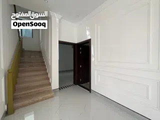  3 فــــيــــــــــــلا للـــــبيـــــع اول ســـــاكــــن مــــكــــونه مــن 7 غـــــرف و 10 حـــمامات