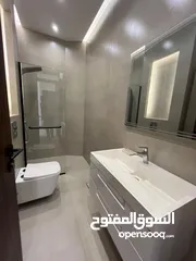  9 شقة طابق ثالث مع روف بإطلالة خيالية في ضاحية النخيل