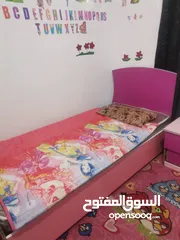  3 3 أسرة أطفال بحالة جيدة – بدون فرشات للبيع المستعجل