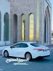  6 TOYOTA CAMRY LE 2019