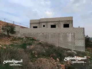  8 قطعة ارض مع بيت للبيع