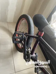  4 جاري حركات BMX