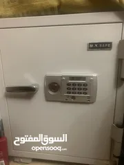  1 خزنة للبيع