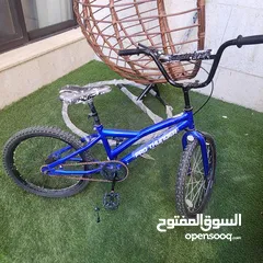  1 بسكليت جنط20 بحالة ممتازة جدا هفي الأصلي مع عاكس خلفي وضوء على البطارية