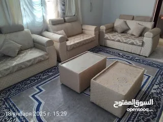  4 طقم كنب خشب طبيعي 6 كنبات اسفنج مضغوط اصلي و طاولتين  2 كنبات رباعية  4 كنبات ثلاثية  السعر 180 OR