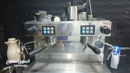  1 مكينة إسبريسو والمشروبات الساخنه مع الطاحونه للبيع في الرياض