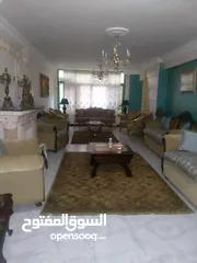  4 شقه للبيع 200م في الھرم امام مترو المريوطيھ ميدان جامع السنيھ