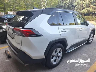 4 تويوتا راف فور 2019 LE بحاله الوكاله بسعر مناسب