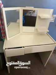  3 تخت بوكس 2  راسية للتخت طاولة تواليت مع كرسي فرشة نوم