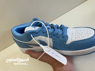  2 Nike Air Jordan ابيض و أزرق