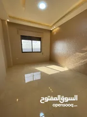  8 شقه مع رووف من اجمل الاطلالات الدائمه طبربور ضاحيه الصفا