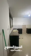  5 شقه للبيع ثلاث غرف