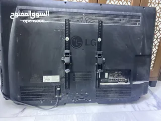  2 تلفزيون من شركه LG حجم 42 بوصه