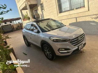  28 هونداي توسان وارد الشركة الردنيه فل كامل بنوراما مالك واحد من الوكالة