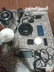  2 سماعه ايفون + ايبوت+ محولين اصليات لا لا بتوب وفي الو عددة رؤس بشبك ع اي جهاز وعصارت برتقال وليمون