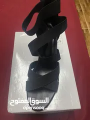  1 هيلزات كعب عالي مريح بحالة الجديد سايز 41 بلبس 40 و 41 استعمال خفيف جدا