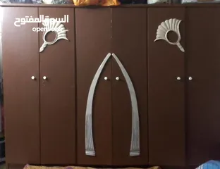  1 خزانة خشب ممتاز