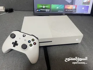  1 جهاز xbox one s مستعمل بحاله الجديد للبيع بسعر حرق فقط 750 للتواصل على الخاص